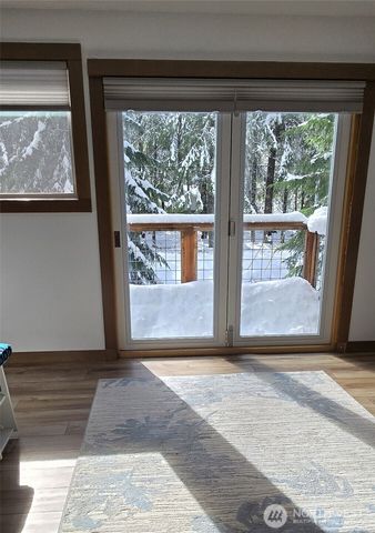 16319 Alpine Drive E, Enumclaw, WA 98022