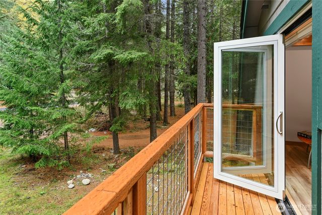 16319 Alpine Drive E, Enumclaw, WA 98022