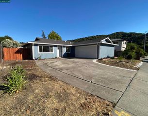 3063 Simas Ave, Pinole, CA 94564