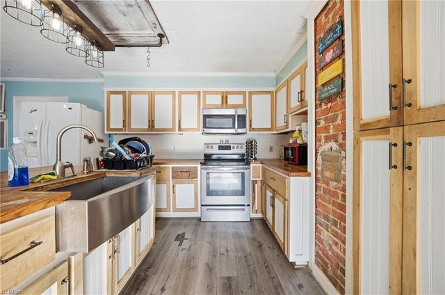 37 Zion RD, Hobbsville, NC 27946