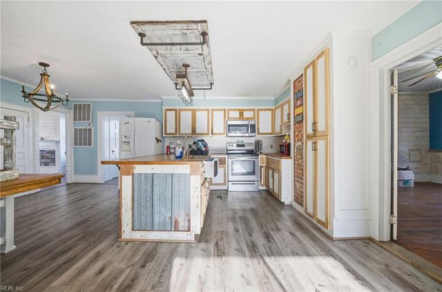 37 Zion RD, Hobbsville, NC 27946