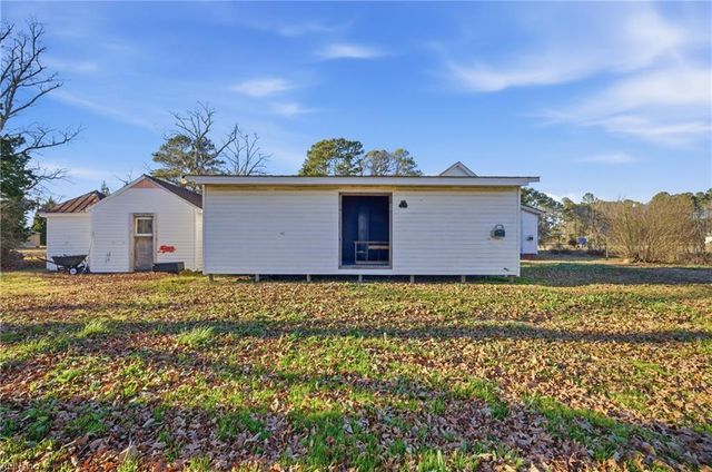 37 Zion RD, Hobbsville, NC 27946