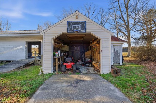 37 Zion RD, Hobbsville, NC 27946