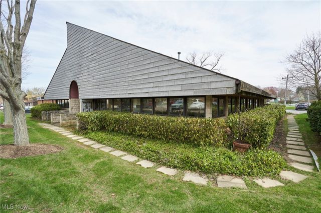 70 N Miller Road, Fairlawn, OH 44333