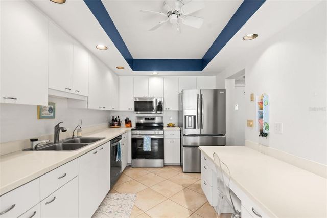 1212 BENJAMIN FRANKLIN DRIVE 901, Sarasota, FL 34236