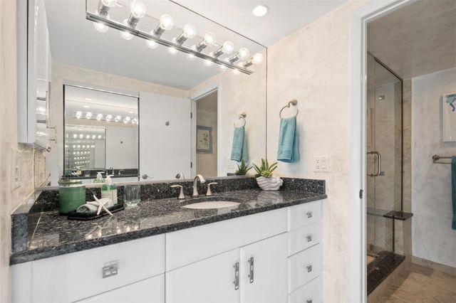 1212 BENJAMIN FRANKLIN DRIVE 901, Sarasota, FL 34236