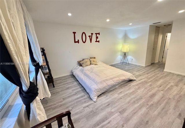 8404 SW 26th St, Davie, FL 33324