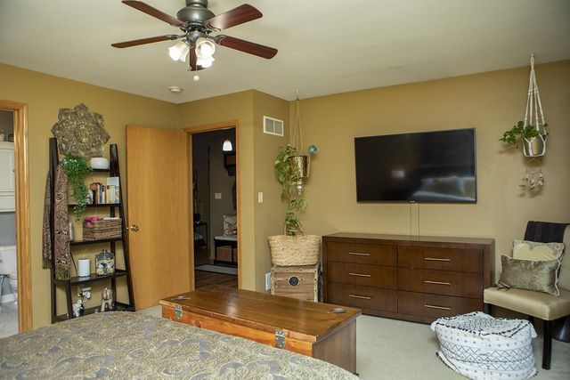 225 Pioneer Drive, Johnson Creek, WI 53038
