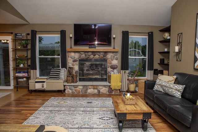 225 Pioneer Drive, Johnson Creek, WI 53038