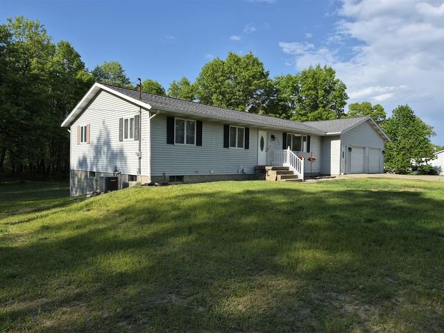 20200 W Lake Montcalm Road, Howard City, MI 49329