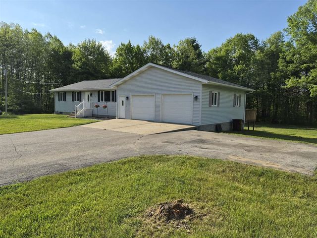 20200 W Lake Montcalm Road, Howard City, MI 49329