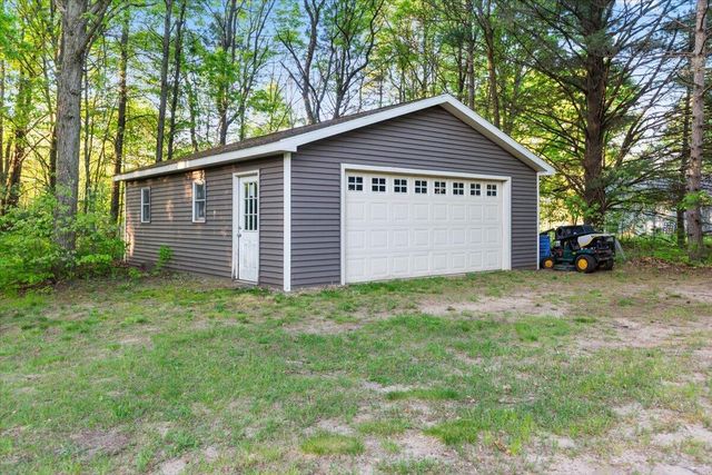 20200 W Lake Montcalm Road, Howard City, MI 49329