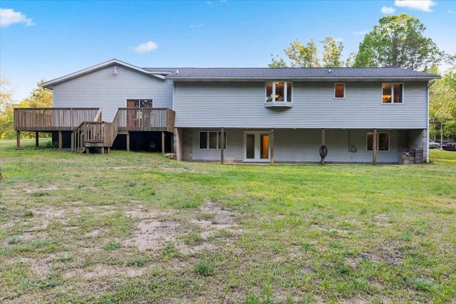 20200 W Lake Montcalm Road, Howard City, MI 49329