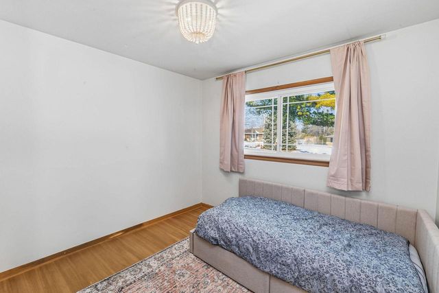 15613 W Riviera DRIVE, New Berlin, WI 53151