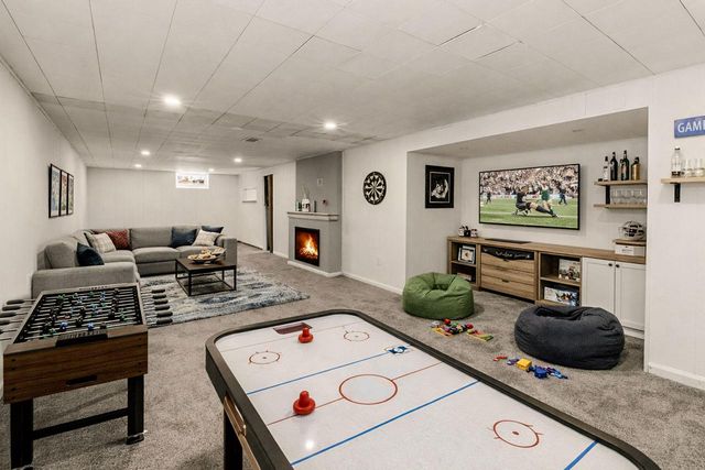 15613 W Riviera DRIVE, New Berlin, WI 53151