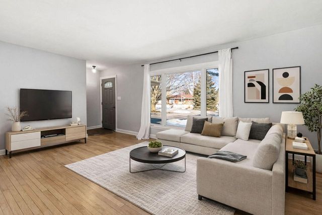 15613 W Riviera DRIVE, New Berlin, WI 53151