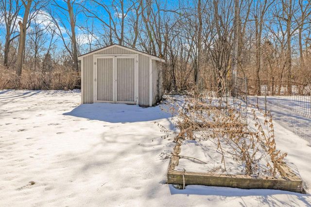 15613 W Riviera DRIVE, New Berlin, WI 53151