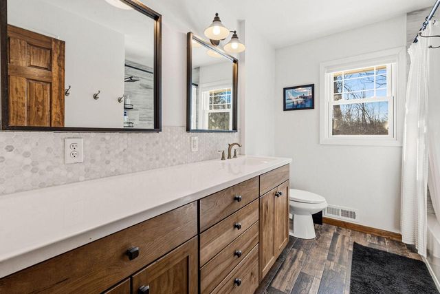 15613 W Riviera DRIVE, New Berlin, WI 53151