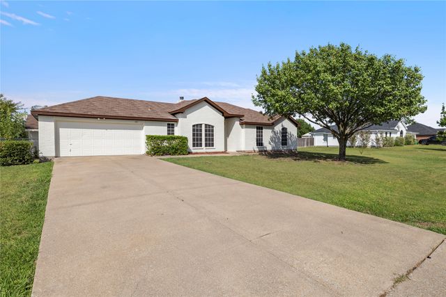 105 Dustin Drive, Fate, TX 75189