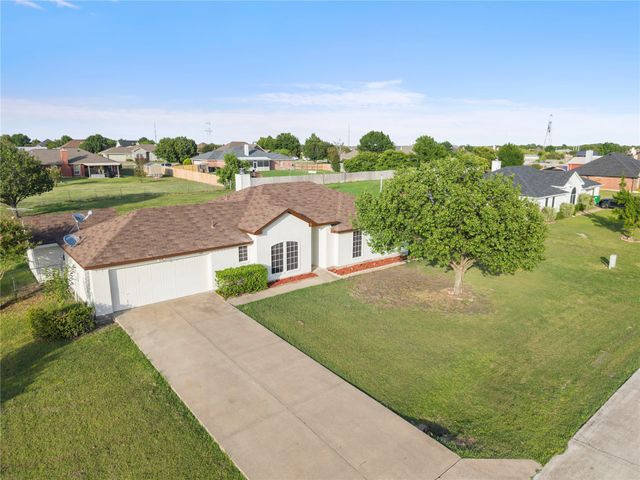 105 Dustin Drive, Fate, TX 75189