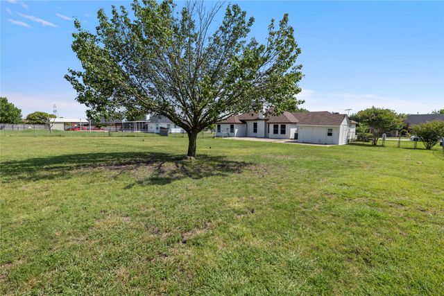 105 Dustin Drive, Fate, TX 75189