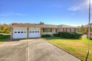 1211 Northwest Boulevard, Neosho, MO 64850