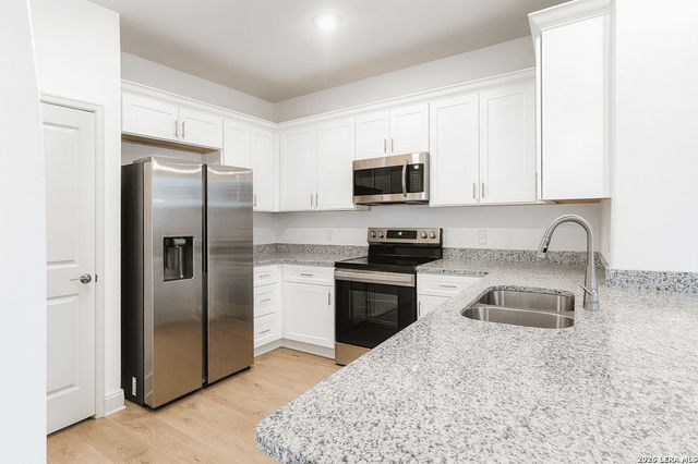 7512 Briarwood Pass Unit 101, San Antonio, TX 78252