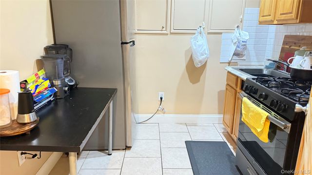 6911 58th Road, Maspeth, NY 11378