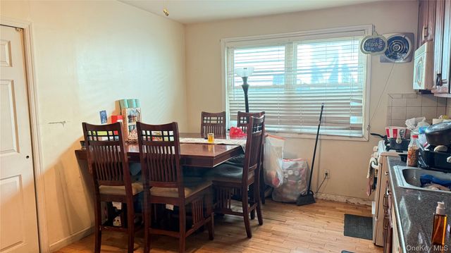 6911 58th Road, Maspeth, NY 11378