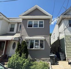 6911 58th Road, Maspeth, NY 11378