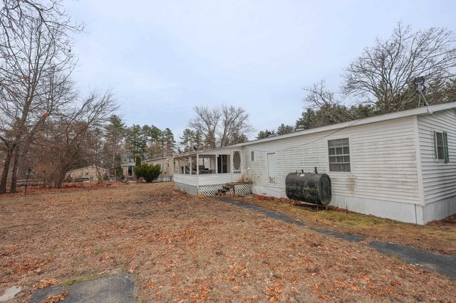 4 Briarwood Drive, Merrimack, NH 03054