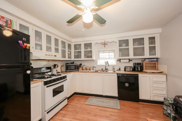 4 Briarwood Drive, Merrimack, NH 03054