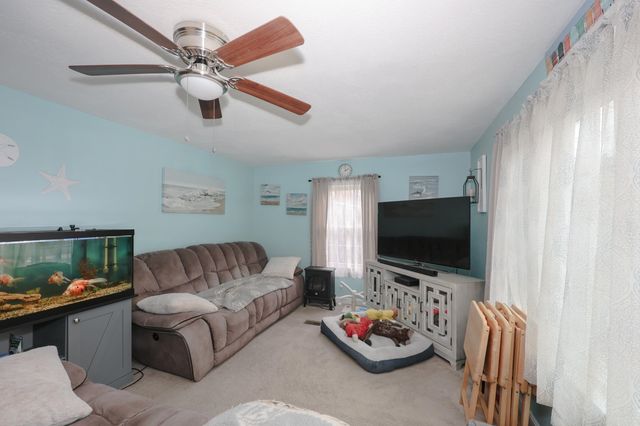 4 Briarwood Drive, Merrimack, NH 03054