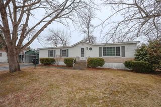4 Briarwood Drive, Merrimack, NH 03054
