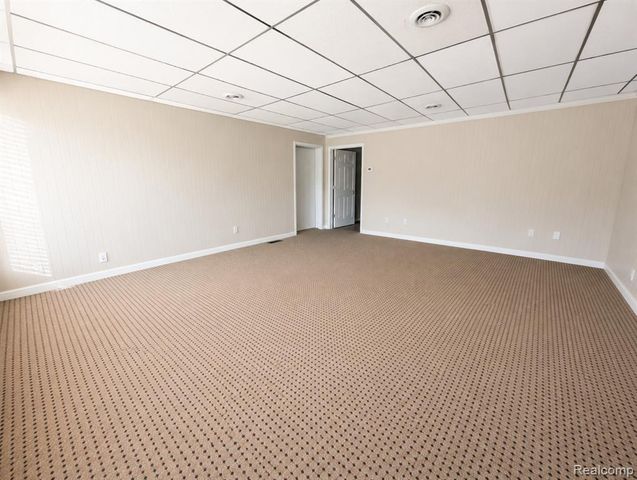 6716 Park Avenue, Allen Park, MI 48101