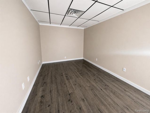 6716 Park Avenue, Allen Park, MI 48101
