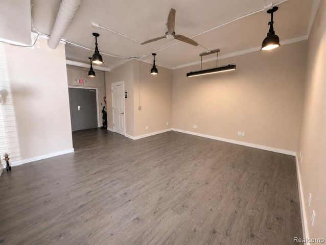 6716 Park Avenue, Allen Park, MI 48101
