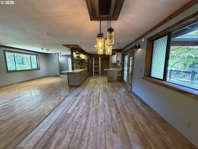 23529 S TRILLIUM HOLLOW Rd, Oregon City, OR 97045