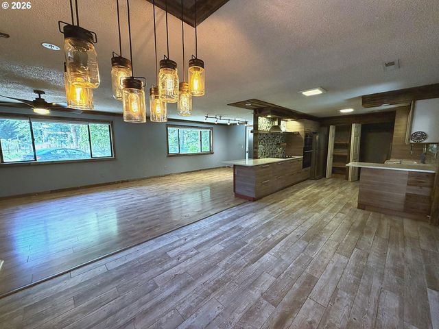 23529 S TRILLIUM HOLLOW Rd, Oregon City, OR 97045