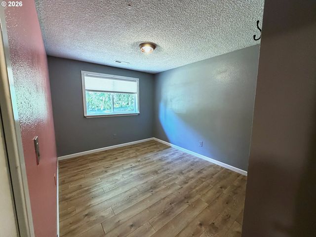 23529 S TRILLIUM HOLLOW Rd, Oregon City, OR 97045
