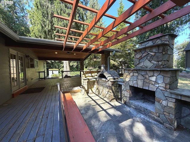23529 S TRILLIUM HOLLOW Rd, Oregon City, OR 97045