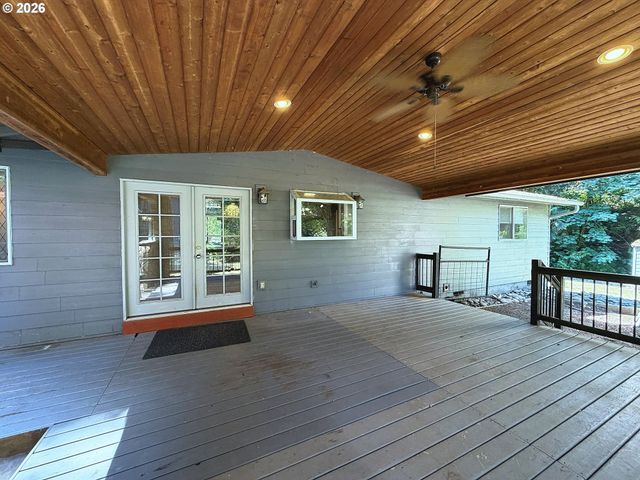 23529 S TRILLIUM HOLLOW Rd, Oregon City, OR 97045
