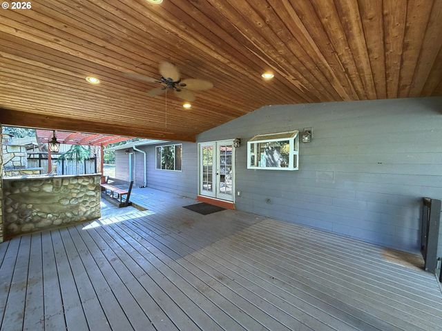23529 S TRILLIUM HOLLOW Rd, Oregon City, OR 97045