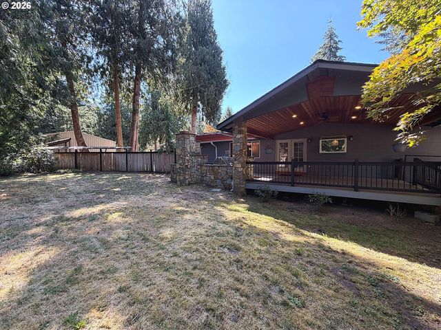23529 S TRILLIUM HOLLOW Rd, Oregon City, OR 97045