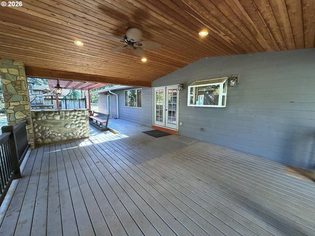 23529 S TRILLIUM HOLLOW Rd, Oregon City, OR 97045