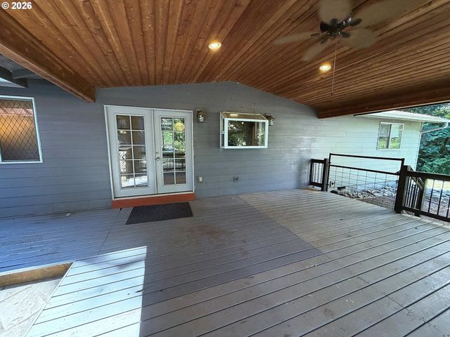 23529 S TRILLIUM HOLLOW Rd, Oregon City, OR 97045
