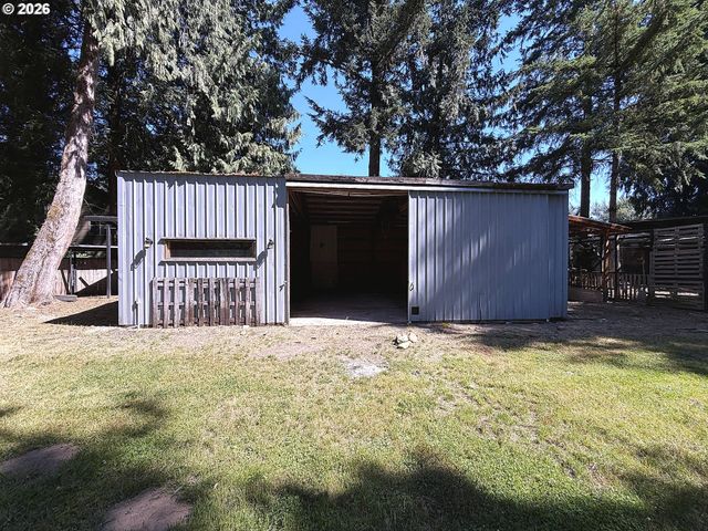 23529 S TRILLIUM HOLLOW Rd, Oregon City, OR 97045