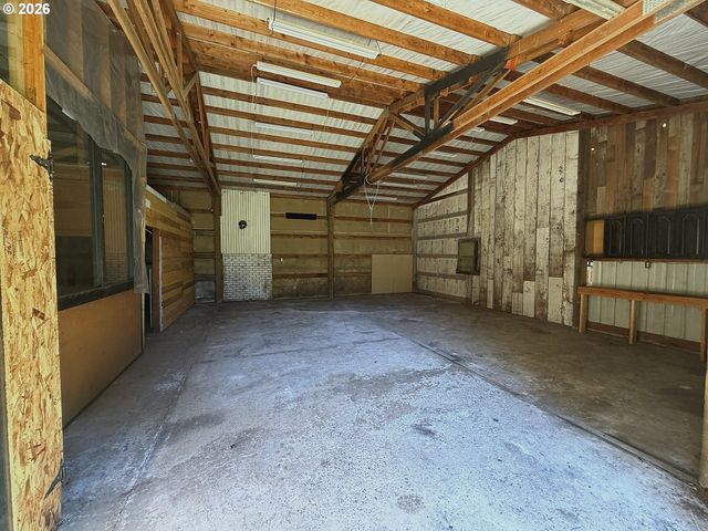 23529 S TRILLIUM HOLLOW Rd, Oregon City, OR 97045