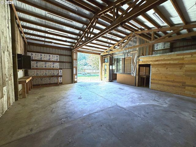 23529 S TRILLIUM HOLLOW Rd, Oregon City, OR 97045
