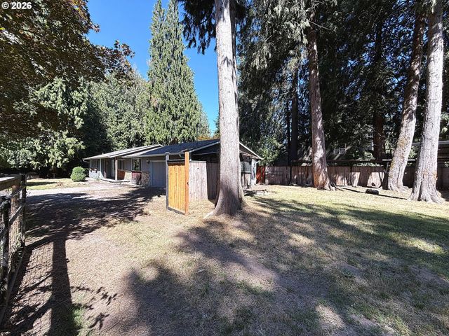 23529 S TRILLIUM HOLLOW Rd, Oregon City, OR 97045
